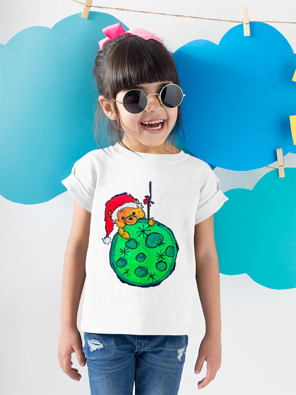 TEDDY ON GLOBE GIRLS WHITE COTTON T-SHIRT - Benditaa